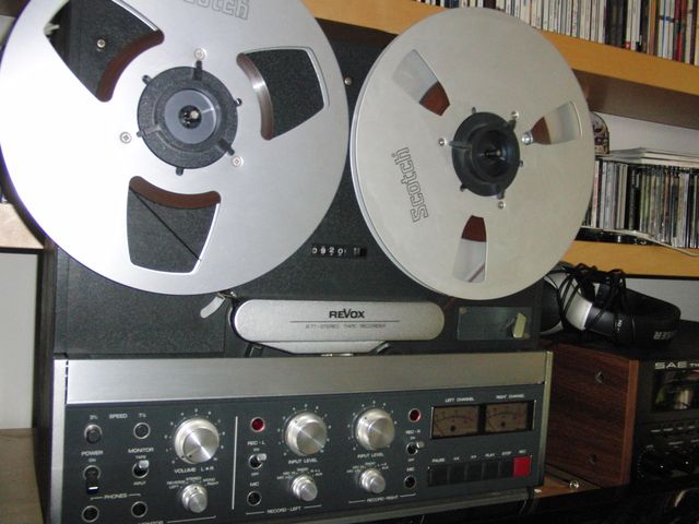 REVOX registratore a bobine modello B77 funzionante in modo ottimale. NON SI COMMENTA UN APPARECCHIO DEL GENERE.
