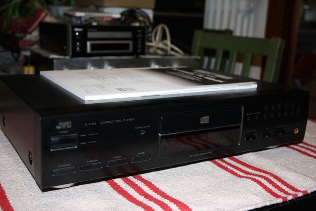 




Lettore CD della nota casa giapponese JVC HL-V184
