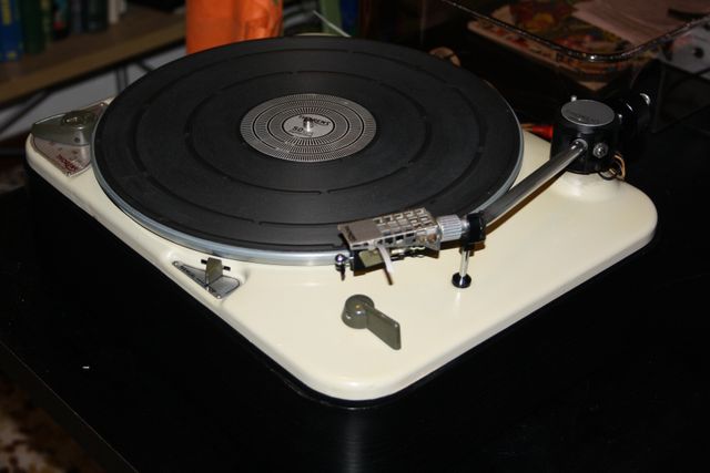 




Accipicchia il THORENS TD 135........
GRANDE