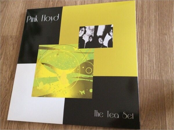Pink Floyd- the tea set. Anno 1967.
Valutazione 30 euro